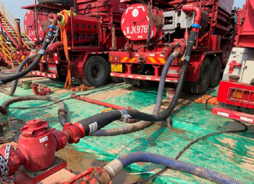 Шланг для гидроразрыва пласта (Fracturing Hose).JPG